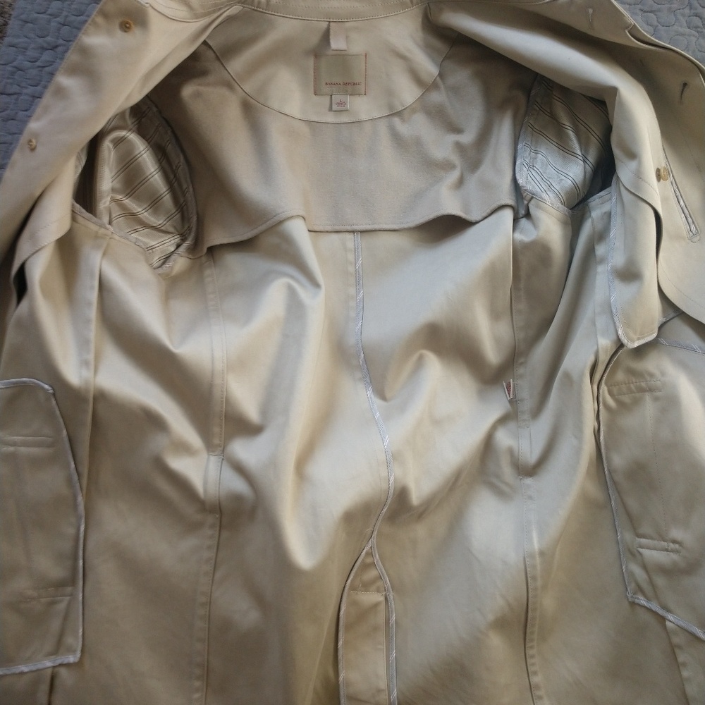 Men's Banana Republic Belted Trench Coat - Picture 5 of 8